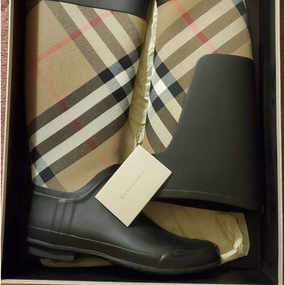 Authentic Burberry Rainboots